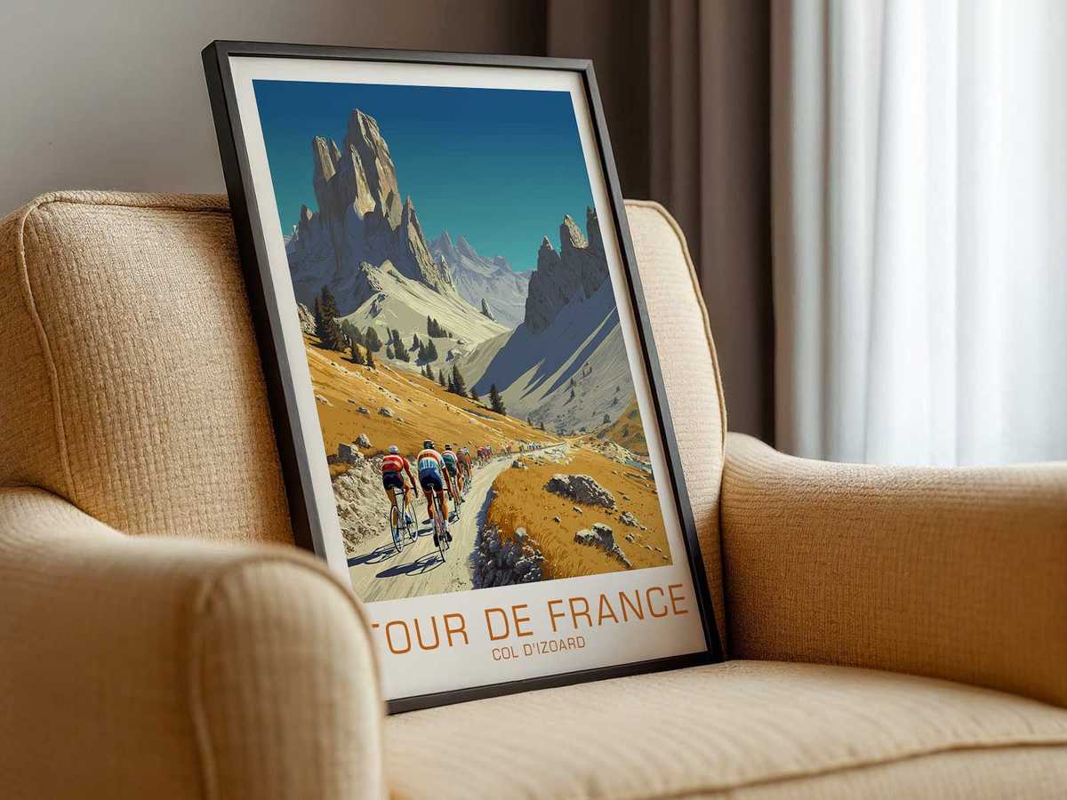 Poster contrasting a rider's grimace with the barren relief of the Izoard landscape, capturing emotional intensity