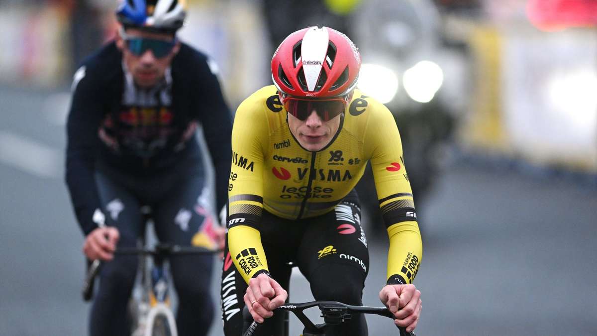 Jonas Vingegaard pushing hard in an amateur race breakthrough moment